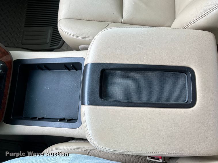 image for item NL9550 2011 Chevrolet Silverado 2500HD  Crew Cab pickup truck