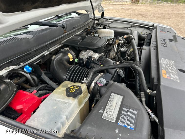 image for item NL9550 2011 Chevrolet Silverado 2500HD  Crew Cab pickup truck