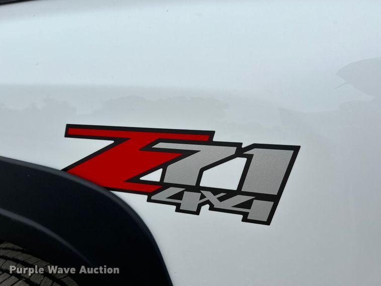 image for item NL9550 2011 Chevrolet Silverado 2500HD  Crew Cab pickup truck