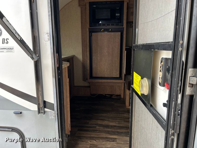 image for item NL9551 2017 Starcraft Satellite  camper