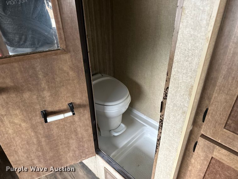 image for item NL9551 2017 Starcraft Satellite  camper