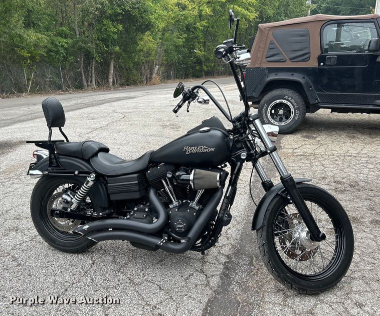 image for item NL9552 2010 Harley Davidson FXDB/Dyna Street Bob  motorcycle