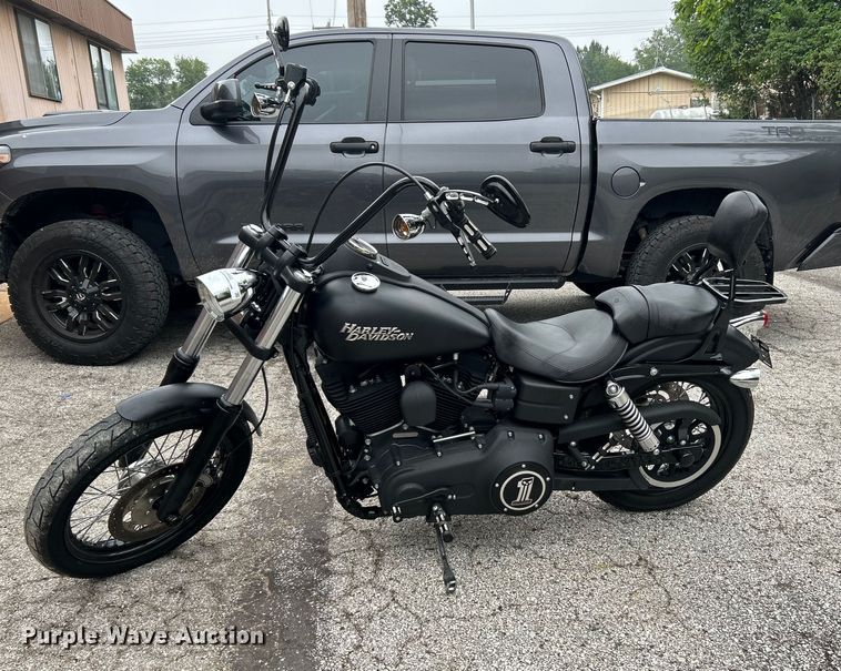 image for item NL9552 2010 Harley Davidson FXDB/Dyna Street Bob  motorcycle