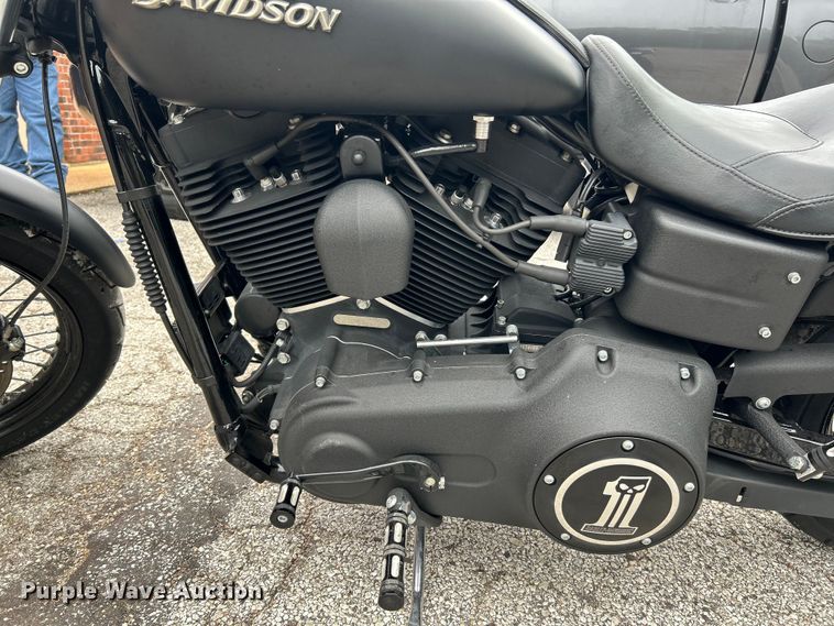 image for item NL9552 2010 Harley Davidson FXDB/Dyna Street Bob  motorcycle