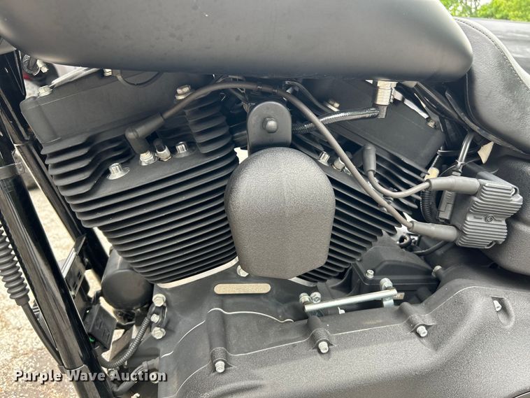 image for item NL9552 2010 Harley Davidson FXDB/Dyna Street Bob  motorcycle