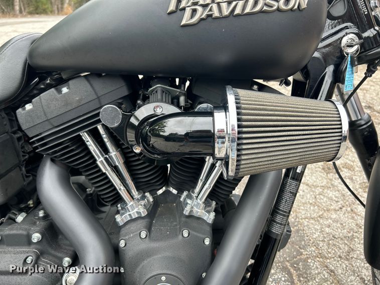 image for item NL9552 2010 Harley Davidson FXDB/Dyna Street Bob  motorcycle