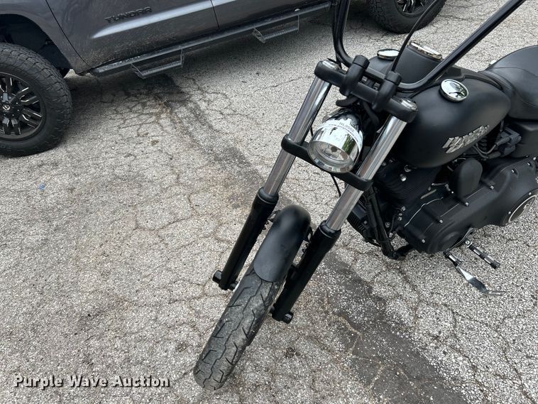 image for item NL9552 2010 Harley Davidson FXDB/Dyna Street Bob  motorcycle