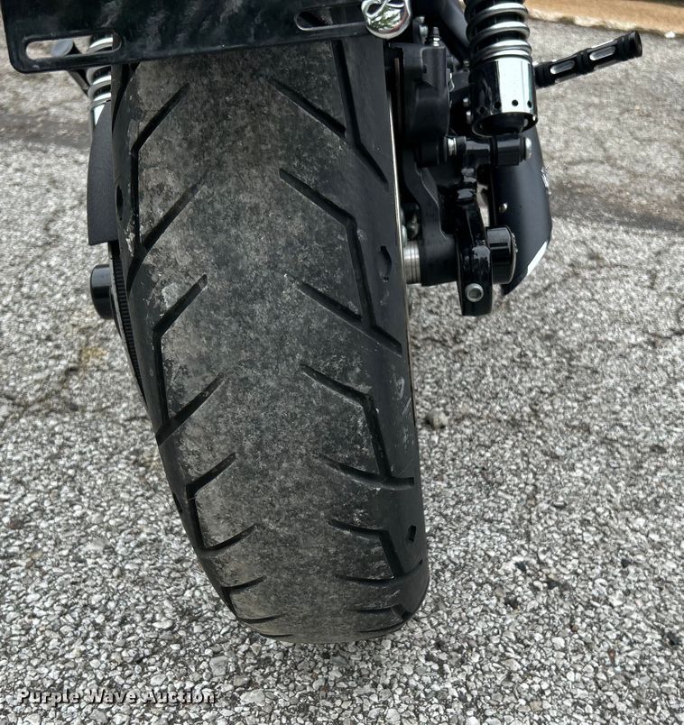 image for item NL9552 2010 Harley Davidson FXDB/Dyna Street Bob  motorcycle