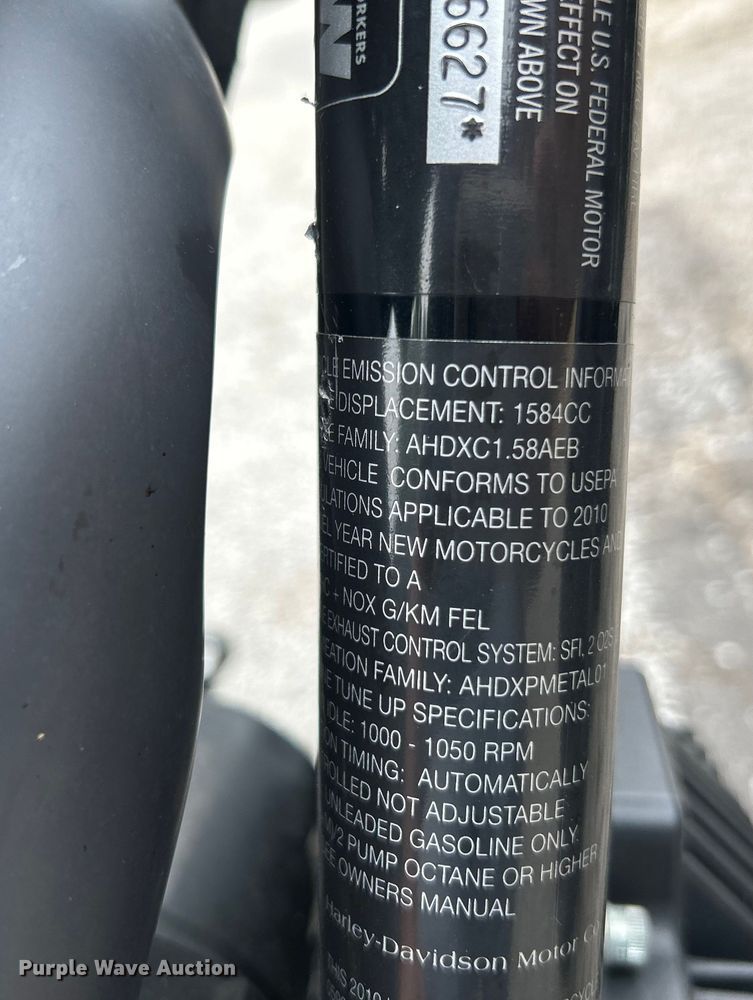 image for item NL9552 2010 Harley Davidson FXDB/Dyna Street Bob  motorcycle