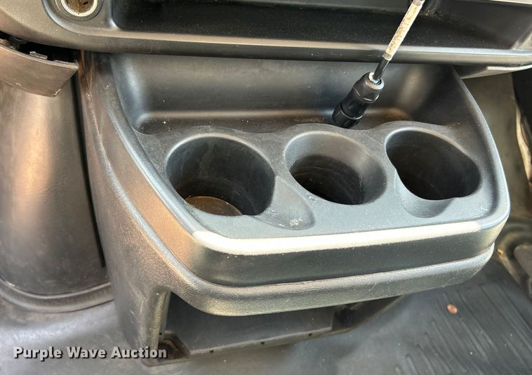 image for item NL9572 2005 Chevrolet Express 3500  box truck