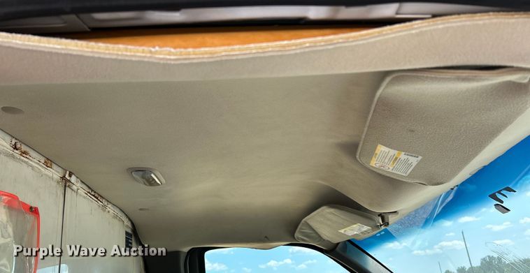 image for item NL9572 2005 Chevrolet Express 3500  box truck