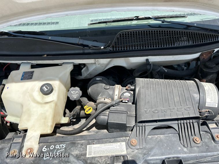 image for item NL9572 2005 Chevrolet Express 3500  box truck