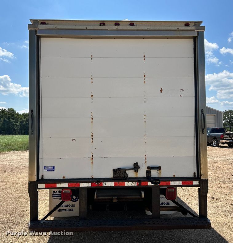 image for item NL9572 2005 Chevrolet Express 3500  box truck