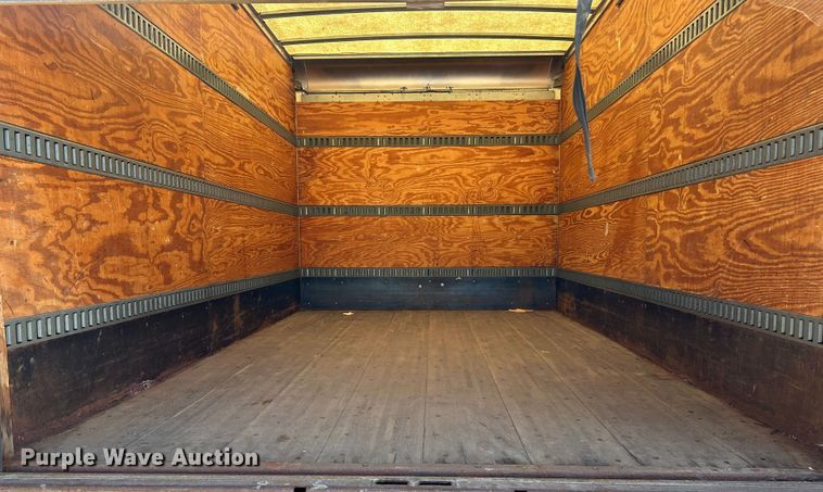 image for item NL9572 2005 Chevrolet Express 3500  box truck