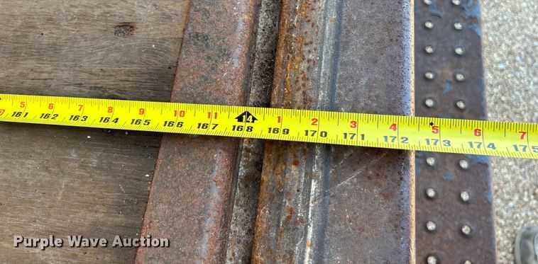 image for item NL9572 2005 Chevrolet Express 3500  box truck