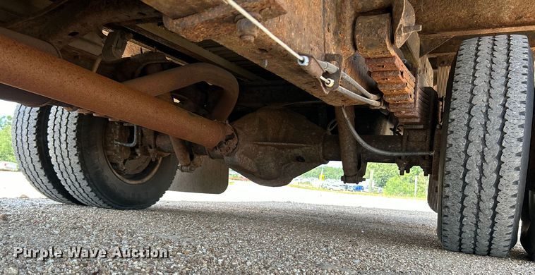 image for item NL9572 2005 Chevrolet Express 3500  box truck