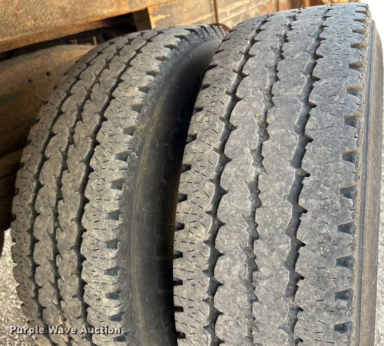 image for item NL9572 2005 Chevrolet Express 3500  box truck