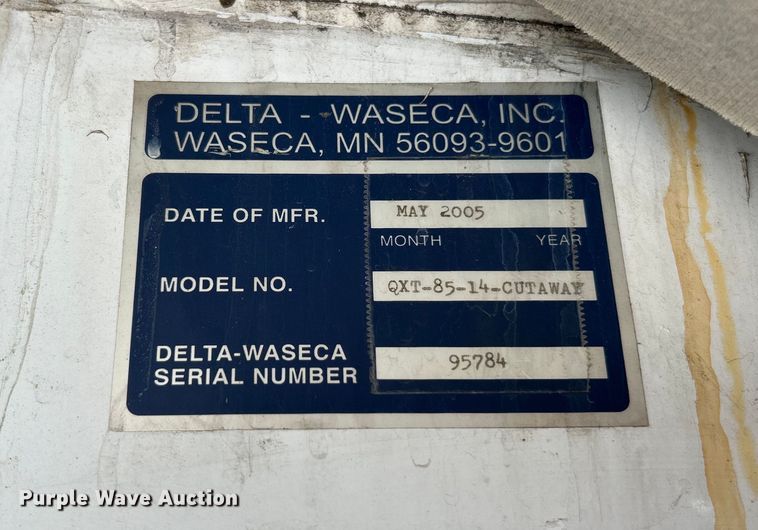 image for item NL9572 2005 Chevrolet Express 3500  box truck