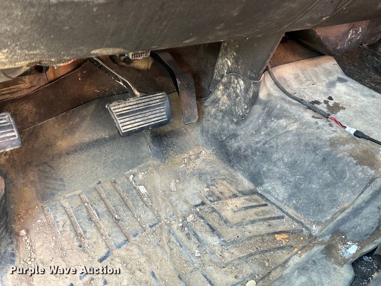 image for item NL9588 2011 Chevrolet Silverado 2500HD LT  Ext. Cab pickup truck