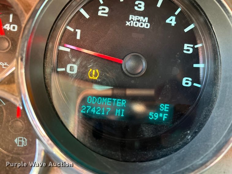 image for item NL9588 2011 Chevrolet Silverado 2500HD LT  Ext. Cab pickup truck