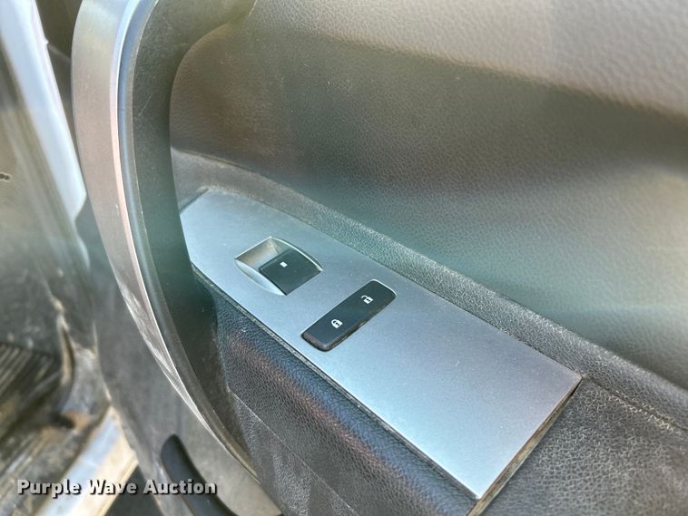 image for item NL9588 2011 Chevrolet Silverado 2500HD LT  Ext. Cab pickup truck