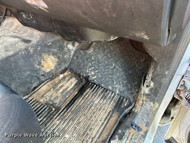 image for item NL9588 2011 Chevrolet Silverado 2500HD LT  Ext. Cab pickup truck