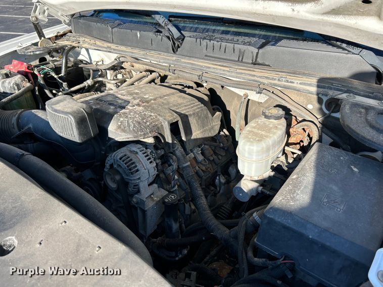 image for item NL9588 2011 Chevrolet Silverado 2500HD LT  Ext. Cab pickup truck