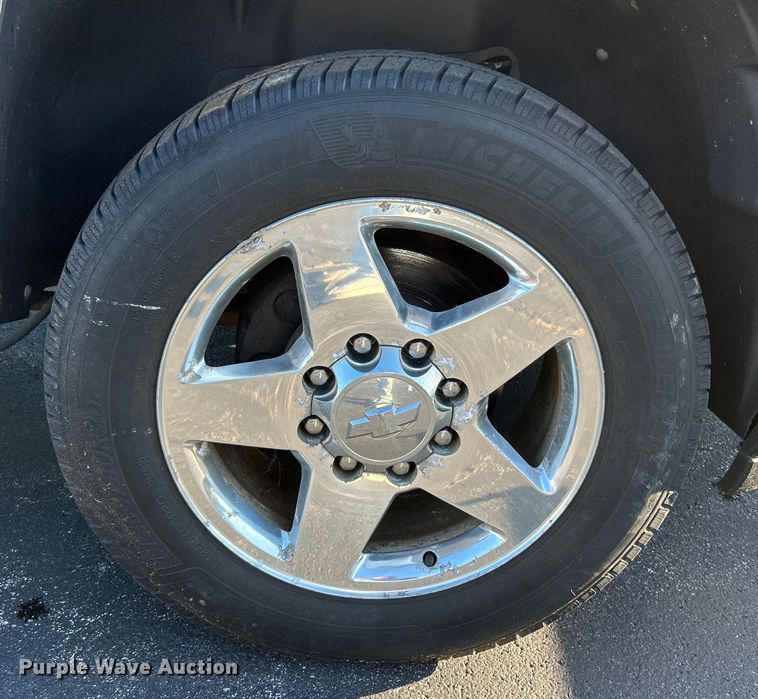 image for item NL9588 2011 Chevrolet Silverado 2500HD LT  Ext. Cab pickup truck