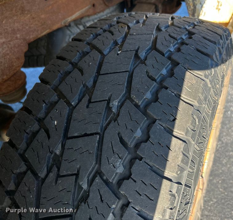 image for item NL9588 2011 Chevrolet Silverado 2500HD LT  Ext. Cab pickup truck