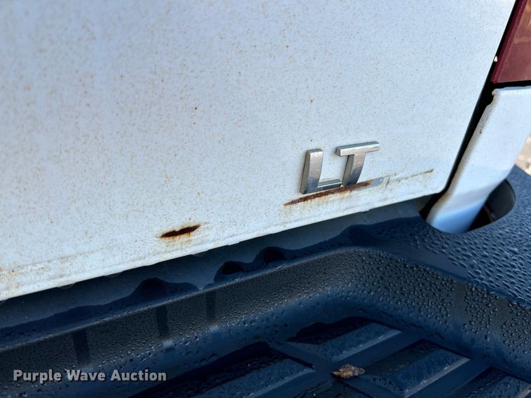 image for item NL9588 2011 Chevrolet Silverado 2500HD LT  Ext. Cab pickup truck