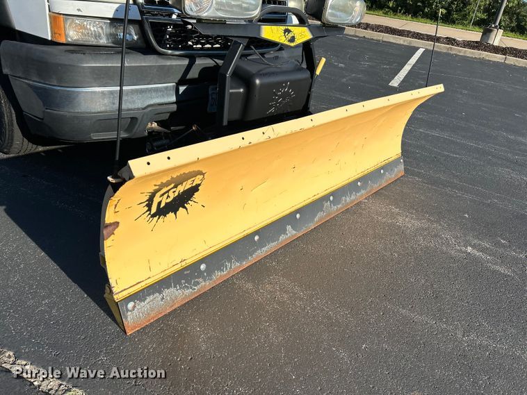 image for item NL9589 2005 Chevrolet Silverado 3500  flatbed pickup truck