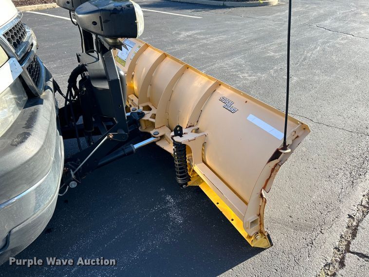 image for item NL9589 2005 Chevrolet Silverado 3500  flatbed pickup truck