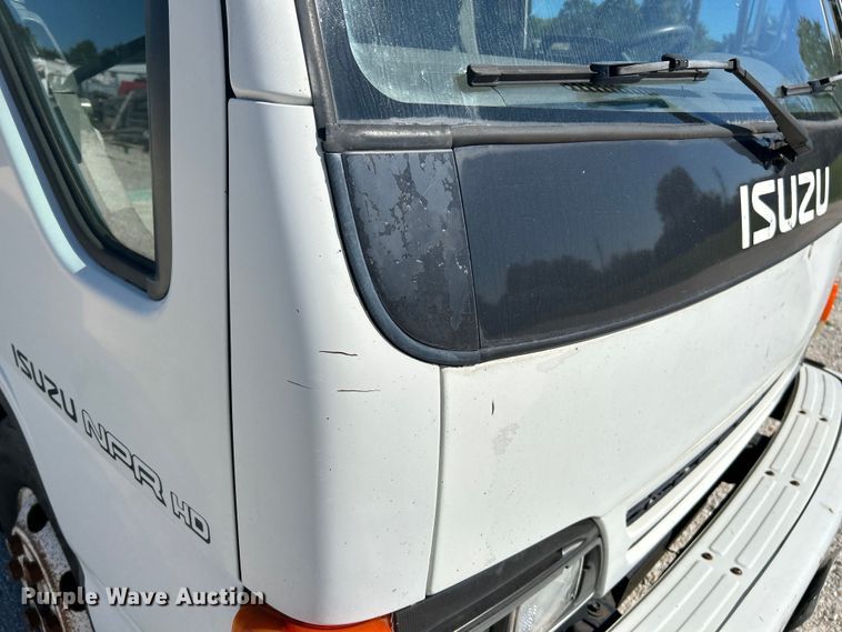 image for item NL9593 2003 Isuzu NPR HD  box truck