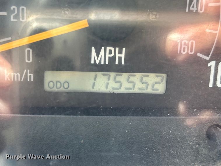 image for item NL9593 2003 Isuzu NPR HD  box truck