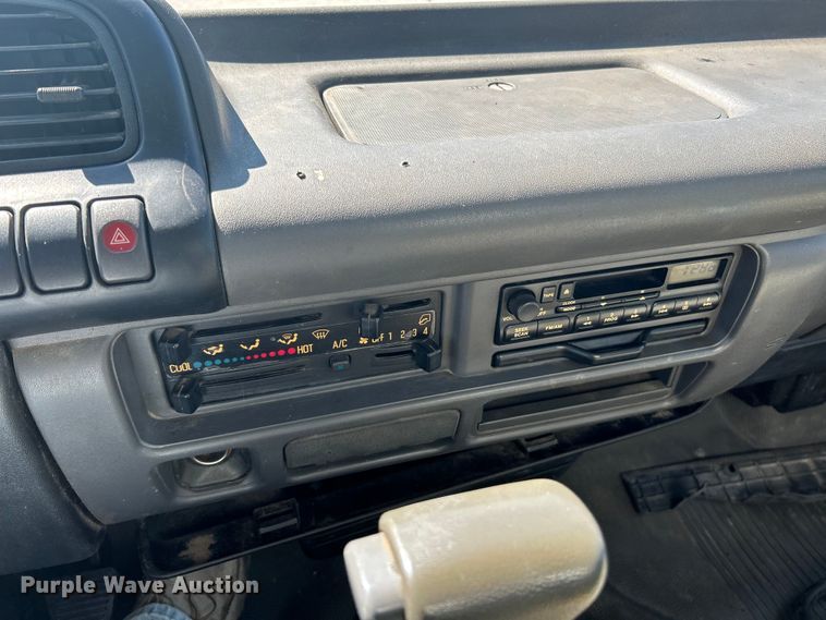 image for item NL9593 2003 Isuzu NPR HD  box truck