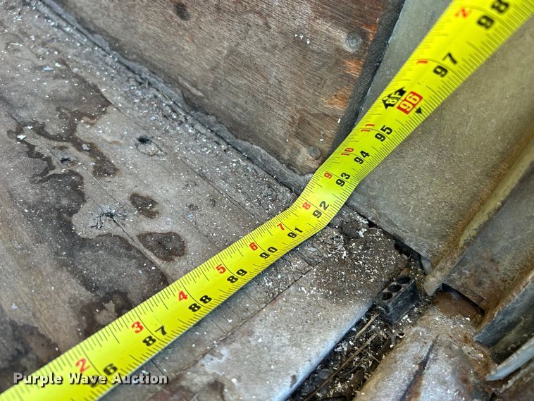 image for item NL9593 2003 Isuzu NPR HD  box truck