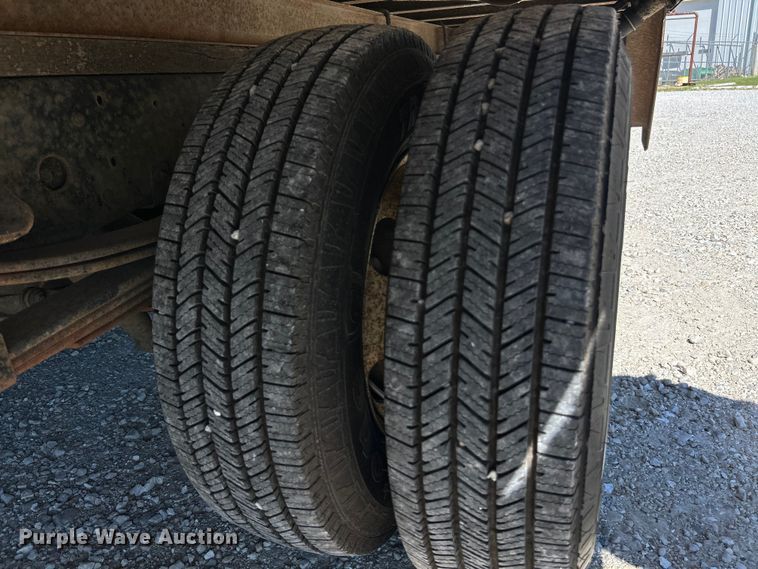 image for item NL9593 2003 Isuzu NPR HD  box truck