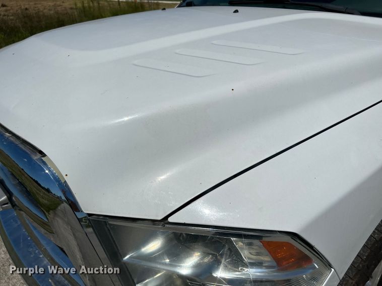 image for item NL9599 2017 Dodge Ram 2500  Crew Cab flatbed pickup truck