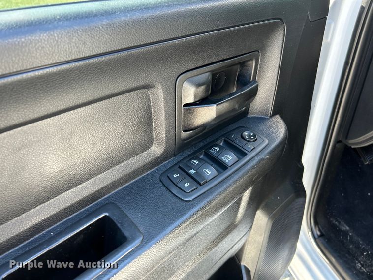 image for item NL9599 2017 Dodge Ram 2500  Crew Cab flatbed pickup truck