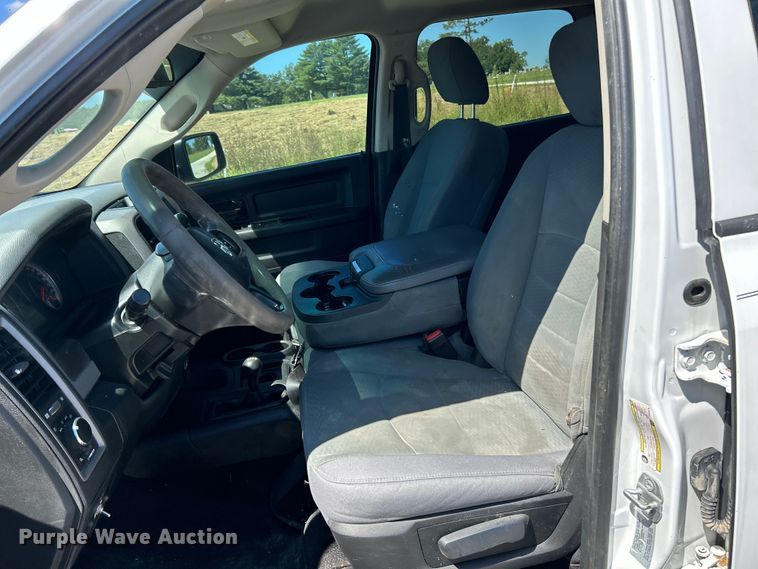 image for item NL9599 2017 Dodge Ram 2500  Crew Cab flatbed pickup truck