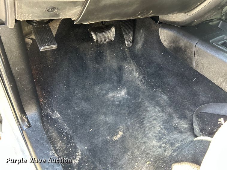 image for item NL9599 2017 Dodge Ram 2500  Crew Cab flatbed pickup truck