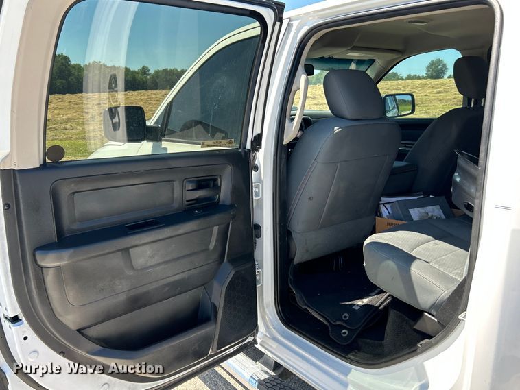 image for item NL9599 2017 Dodge Ram 2500  Crew Cab flatbed pickup truck