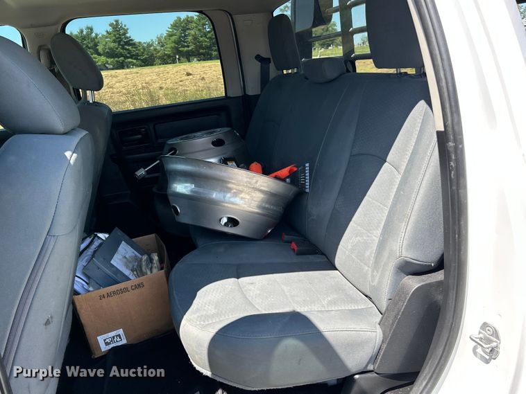 image for item NL9599 2017 Dodge Ram 2500  Crew Cab flatbed pickup truck