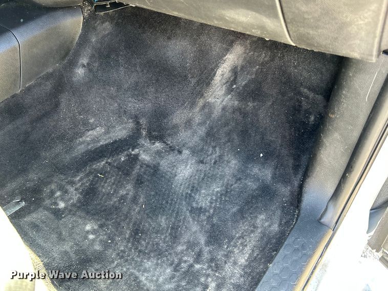 image for item NL9599 2017 Dodge Ram 2500  Crew Cab flatbed pickup truck