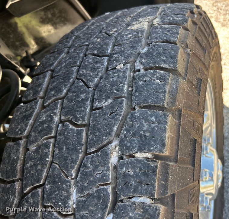 image for item NL9599 2017 Dodge Ram 2500  Crew Cab flatbed pickup truck