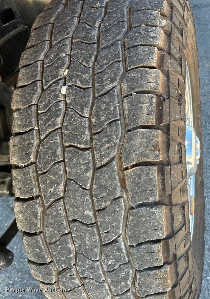 image for item NL9599 2017 Dodge Ram 2500  Crew Cab flatbed pickup truck