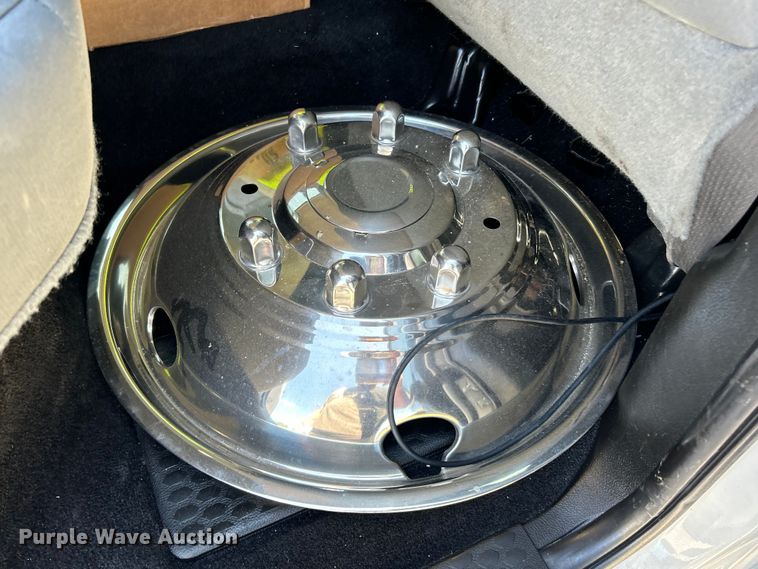 image for item NL9599 2017 Dodge Ram 2500  Crew Cab flatbed pickup truck