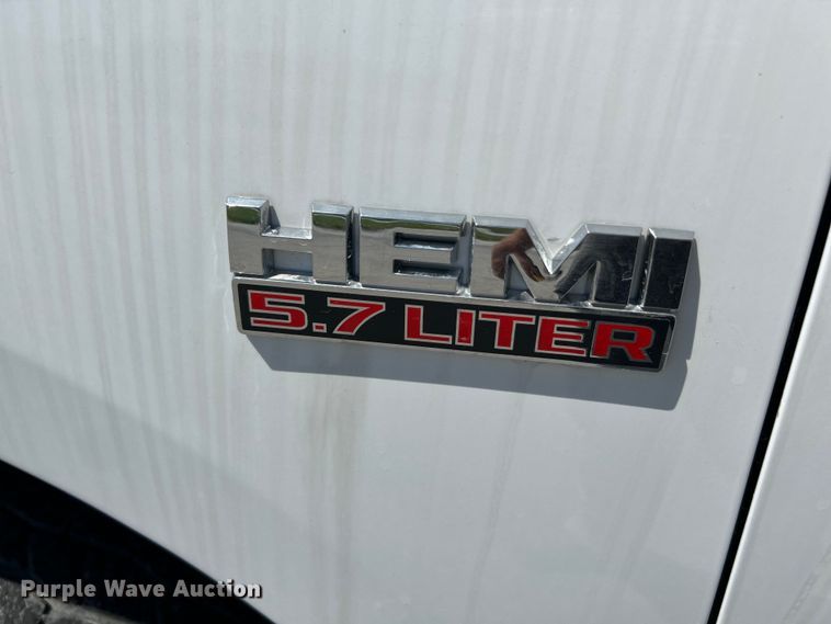 image for item NL9599 2017 Dodge Ram 2500  Crew Cab flatbed pickup truck