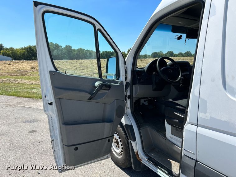 image for item NL9600 2014 Mercedes Benz Sprinter 2500  delivery van
