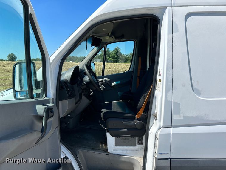 image for item NL9600 2014 Mercedes Benz Sprinter 2500  delivery van